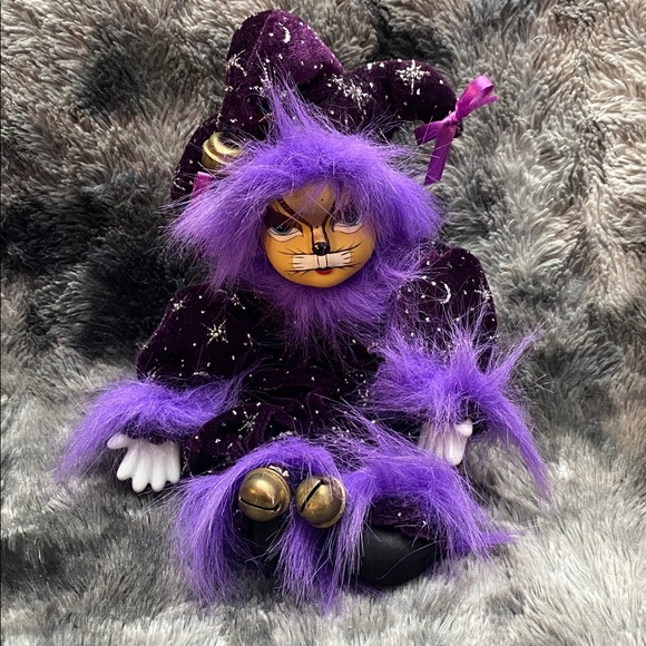 Two Vintage Purple Jester Dolls with Porcelain Heads and Bells - Picture 4 of 16